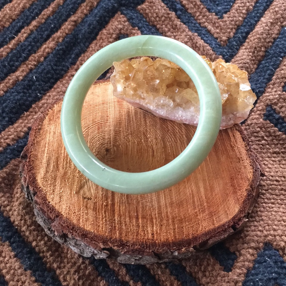 MUST GO! Jade Glass Bangle